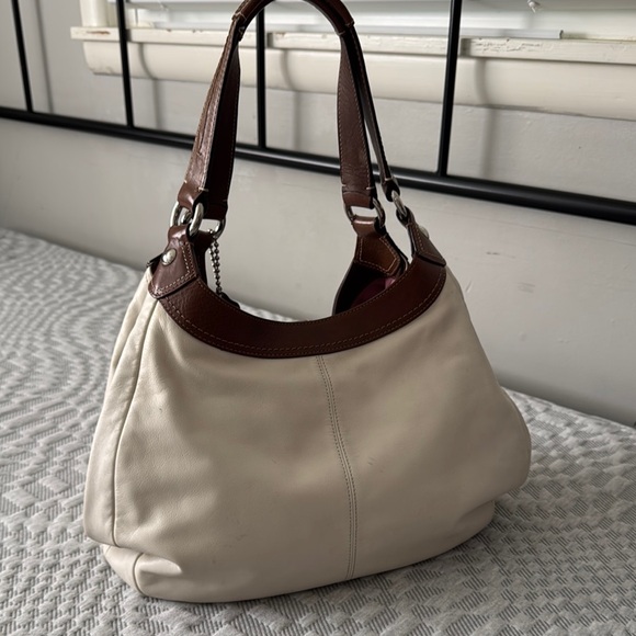 Coach Cream and Brown Shoulder Bag - Picture 2 of 7